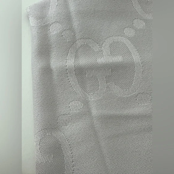 Gucci light grey scarf, pre owned. Excellent condition. - Picture 3 of 10